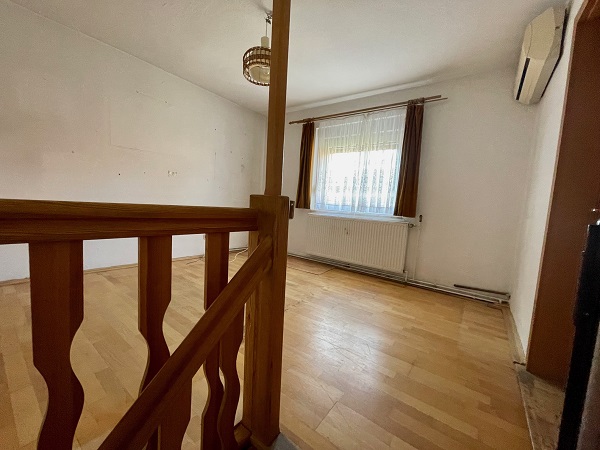 Bernburg, Salzlandkreis, Sachsen-Anhalt, Deutschland 06406, 4 Rooms Rooms,Einfamilienhaus,Kaufen,1090 Bernburg, Salzlandkreis, Sachsen-Anhalt, Deutschland 06406, 4 Rooms Rooms,Einfamilienhaus,Kaufen,1090