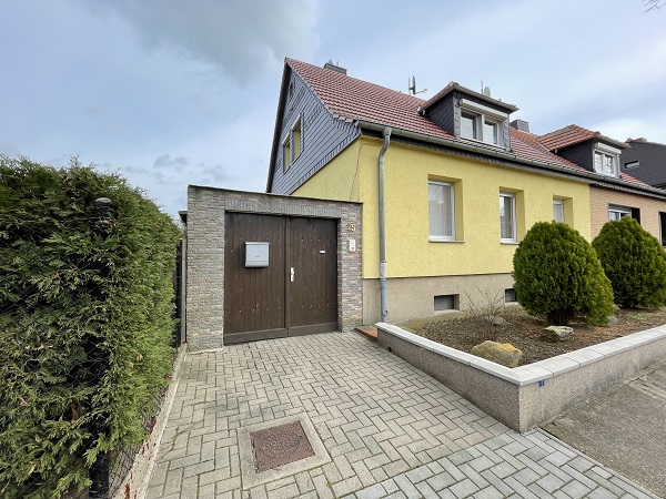 Latdorf, Salzlandkreis, Sachsen-Anhalt, Deutschland 06429, 4 Rooms Rooms,Doppelhaushälfte,Kaufen,1155