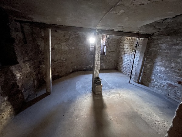 Bernburg, Salzlandkreis, Sachsen-Anhalt, Deutschland 06406, 7 Rooms Rooms,Wohn- und Geschäftshaus,Kaufen,1163