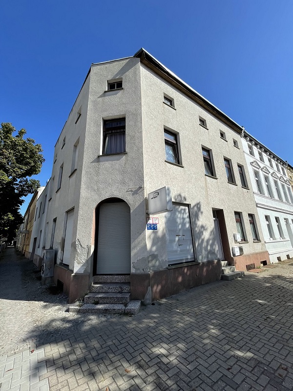 Bernburg, Salzlandkreis, Sachsen-Anhalt, Deutschland 06406, 7 Rooms Rooms,Wohn- und Geschäftshaus,Kaufen,1163