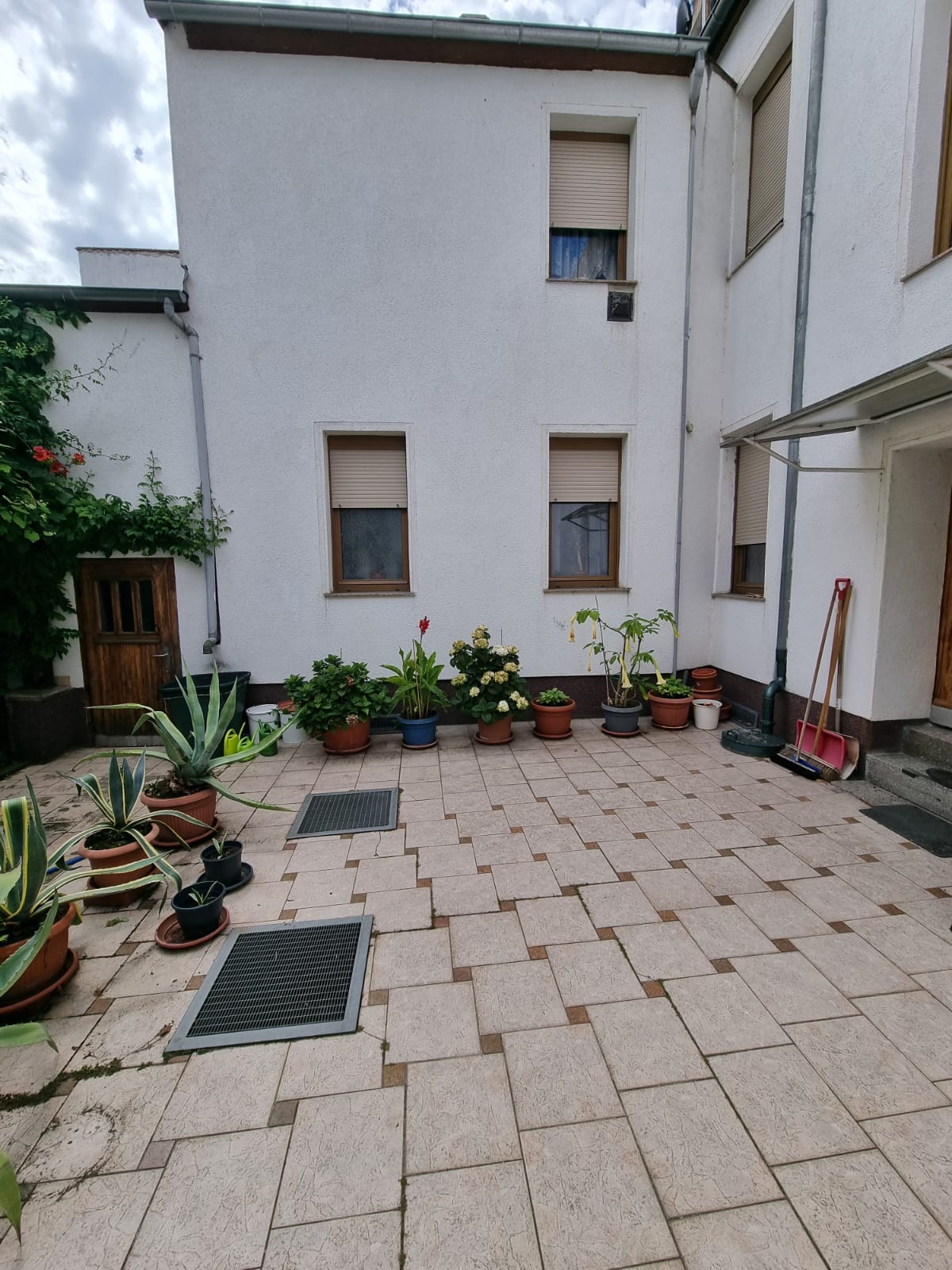 Bernburg, Salzlandkreis, Sachsen-Anhalt, Deutschland 06406, ,Mehrfamilienhaus,Kaufen,1177