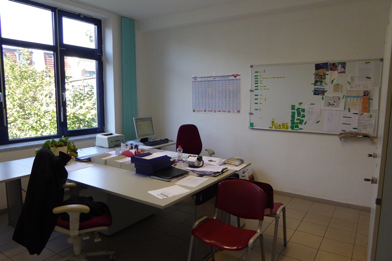 8 Hallesche Str., Bernburg, Salzlandkreis, Sachsen-Anhalt, Deutschland 06406, 3 Rooms Rooms,Gewerbeimmobilie,Mieten,Hallesche Str. ,1030