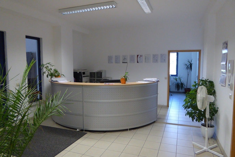 8 Hallesche Str., Bernburg, Salzlandkreis, Sachsen-Anhalt, Deutschland 06406, 3 Rooms Rooms,Gewerbeimmobilie,Mieten,Hallesche Str. ,1030